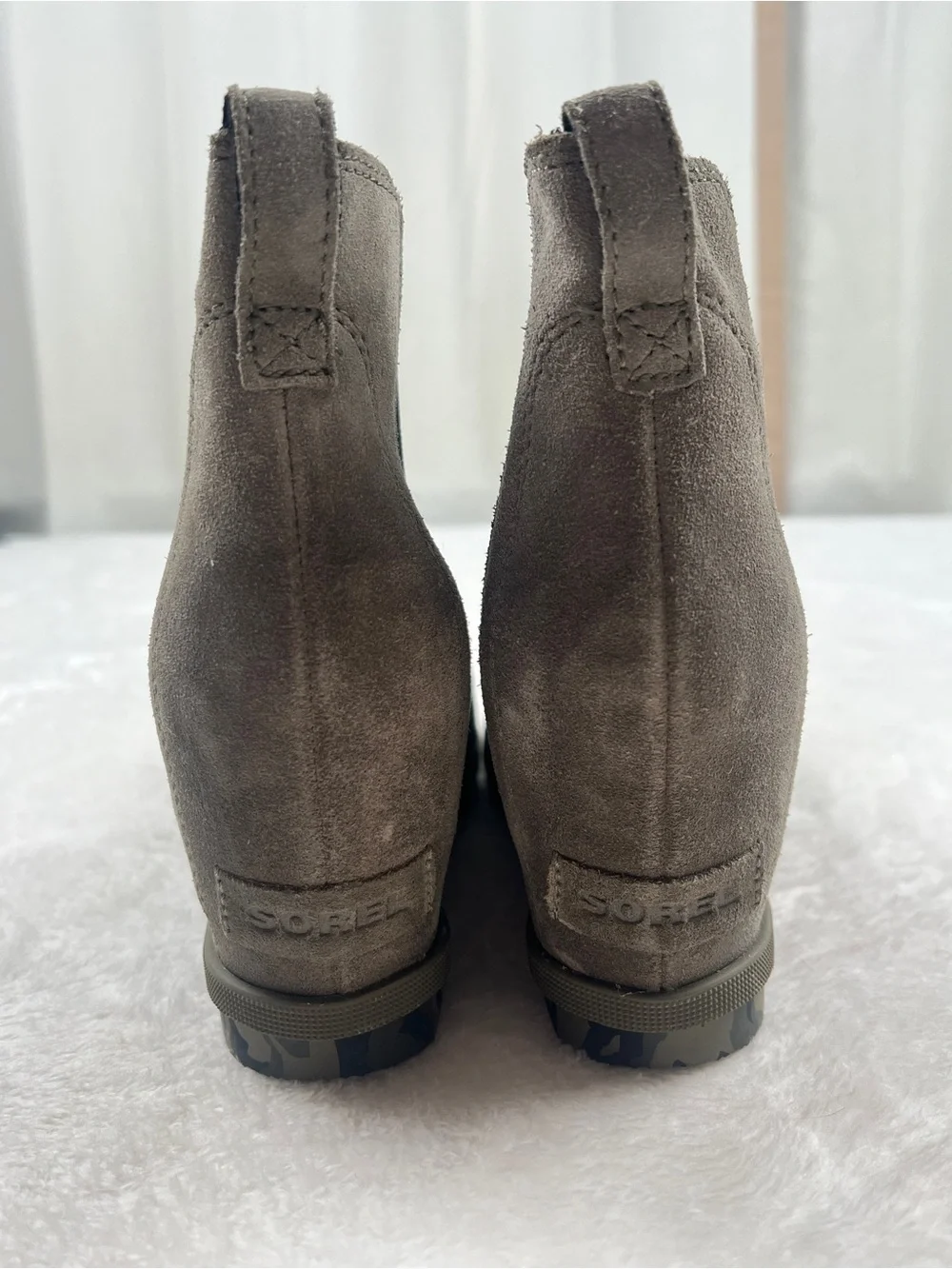 Sorel Joan of Arctic Wedge Booties Green Suede Camo Sole Women’s Size 9